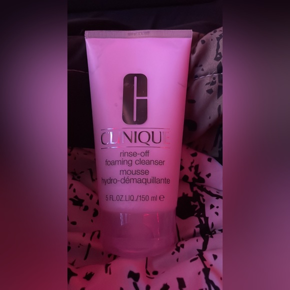 Foaming cleanser - Picture 1 of 1